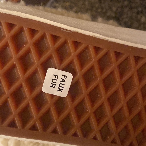 Vans Vans Wmns SK8 Hi Tapered Cozy Hug Mojove Desert  (no lid on box) Faux Fur - Picture 9 of 9